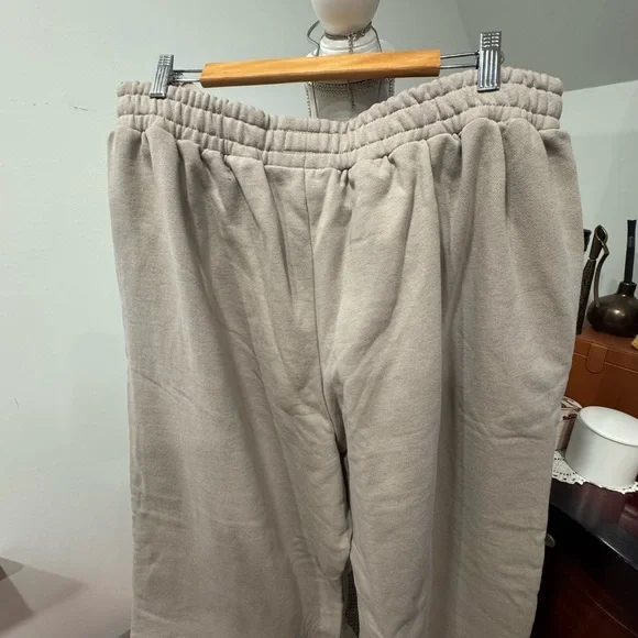 GAP Disney Sweatpants - Picture 13 of 16